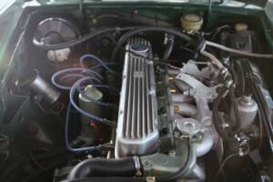 Image 32/41 of MG MGC (1969)