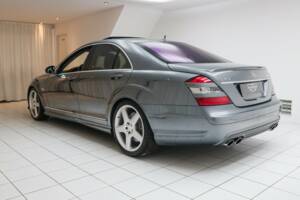 Bild 3/18 von Mercedes-Benz S 63 AMG (2007)