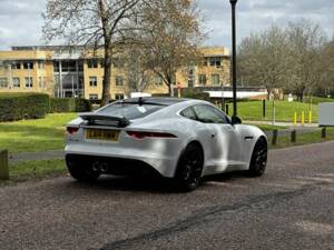 Image 12/50 of Jaguar F-Type (2014)