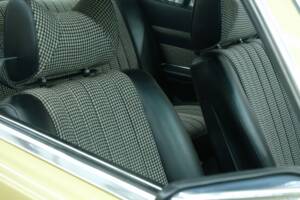 Image 33/50 de Mercedes-Benz 280 SLC (1977)