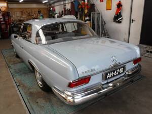 Image 7/50 de Mercedes-Benz 220 SE b (1963)
