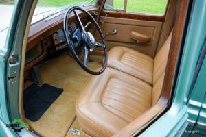 Image 6/46 of Bentley R-Type (1953)