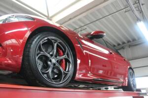 Bild 9/50 von Alfa Romeo Giulia Quadrifoglio (2017)