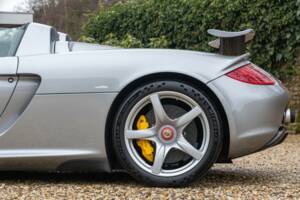 Image 27/50 de Porsche Carrera GT (2005)