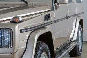 Image 3/20 of Mercedes-Benz G 500 (LWB) (2004)