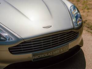 Image 19/96 of Aston Martin DB 9 GT "Bond Edition" (2015)