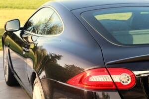 Image 34/50 of Jaguar XKR (2010)