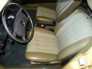 Afbeelding 16/23 van Mercedes-Benz 240 D (1979)