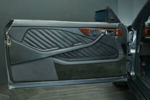 Immagine 10/50 di Mercedes-Benz 560 SEC (1990)