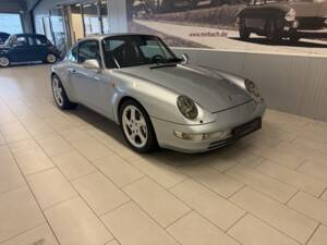 Imagen 7/19 de Porsche 911 Carrera 4 (1995)