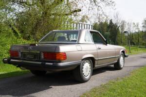 Bild 7/19 von Mercedes-Benz 560 SL (1989)