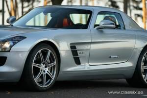 Image 18/26 de Mercedes-Benz SLS AMG (2011)
