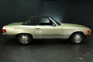 Imagen 42/50 de Mercedes-Benz 380 SL (1984)