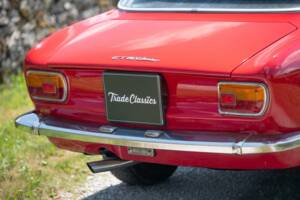 Image 3/10 de Alfa Romeo Giulia GT 1300 Junior (1972)