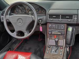 Image 10/22 of Mercedes-Benz SL 320 (1996)