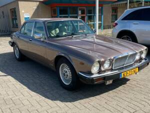 Bild 4/8 von Jaguar Sovereign H.E. V12 (1984)