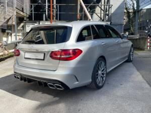 Image 3/26 of Mercedes-Benz C 63 AMG T (2020)