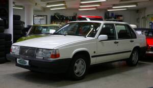 Image 3/34 of Volvo 940 2.3i (1991)