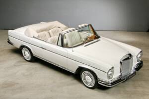 Image 6/27 of Mercedes-Benz 300 SE (1967)