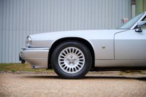 Image 25/50 of Jaguar XJS 6.0 (1993)