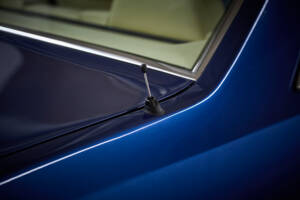 Image 44/100 of Ferrari 412 (1986)