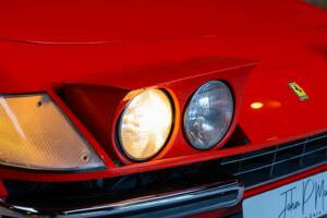Image 63/74 of Ferrari 365 GTB/4 Daytona (1971)