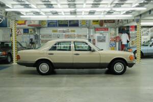 Bild 48/50 von Mercedes-Benz 280 SE (1984)