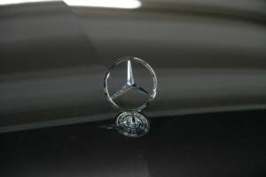 Image 22/50 de Mercedes-Benz V 300 d (2025)