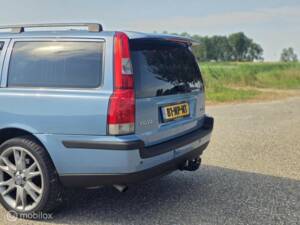 Image 10/40 of Volvo V 70 2.5T (2004)
