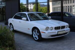Imagen 21/77 de Jaguar XJ 8 4.2 (2005)