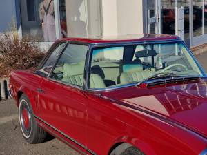 Afbeelding 3/11 van Mercedes-Benz 280 SL (1969)