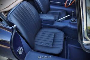 Image 53/80 de Jaguar Type E 4.2 (1966)