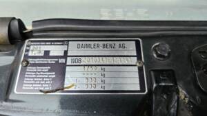 Imagen 24/69 de Mercedes-Benz 190 E 2.3-16 (1985)
