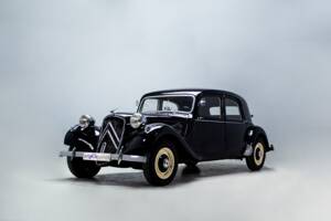 Immagine 3/35 di Citroën Traction Avant 11 légère (1955)