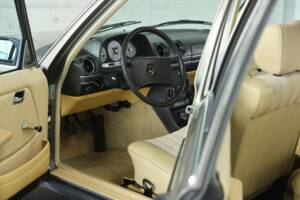 Image 11/49 of Mercedes-Benz 230 TE (1981)