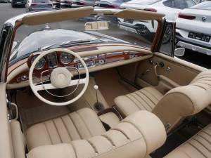 Image 8/25 of Mercedes-Benz 220 SE b (1963)