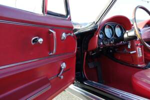Immagine 20/35 di Chevrolet Corvette Sting Ray Convertible (1965)