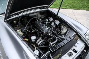 Image 14/26 of MG MGB GT V8 SEC (1981)
