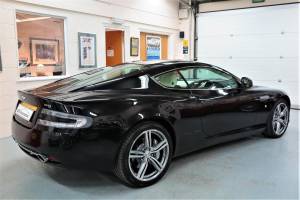 Bild 9/12 von Aston Martin DB 9 (2010)
