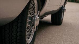 Bild 32/81 von Jaguar E-Type V12 (2+2) (1971)