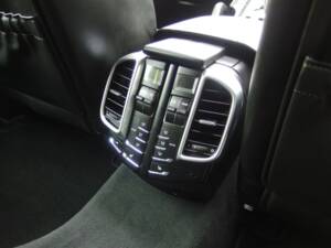 Imagen 67/97 de Porsche Cayenne Turbo (2011)