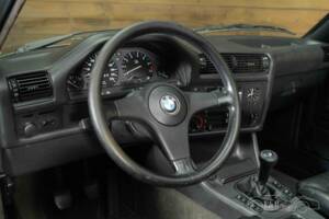 Image 11/19 of BMW 320i (1989)