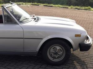 Afbeelding 8/8 van Alfa Romeo 2000 Spider Veloce (1979)