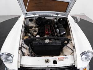 Bild 38/44 von MG MGB GT (1971)