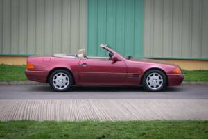 Image 4/28 of Mercedes-Benz 500 SL (1992)