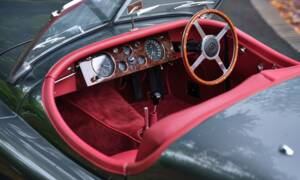 Image 4/33 of Jaguar XK 120 OTS (1951)