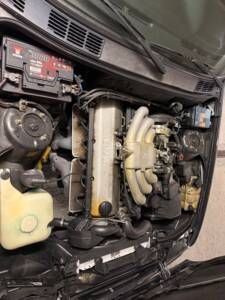 Bild 13/13 von BMW 320i (1990)