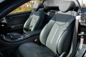 Image 42/50 of Mercedes-Benz SL 350 (2004)