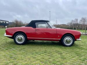Image 16/24 of Alfa Romeo Giulia 1600 Spider (1963)