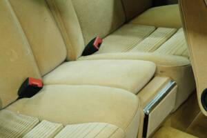 Bild 36/50 von Mercedes-Benz 380 SEC (1983)